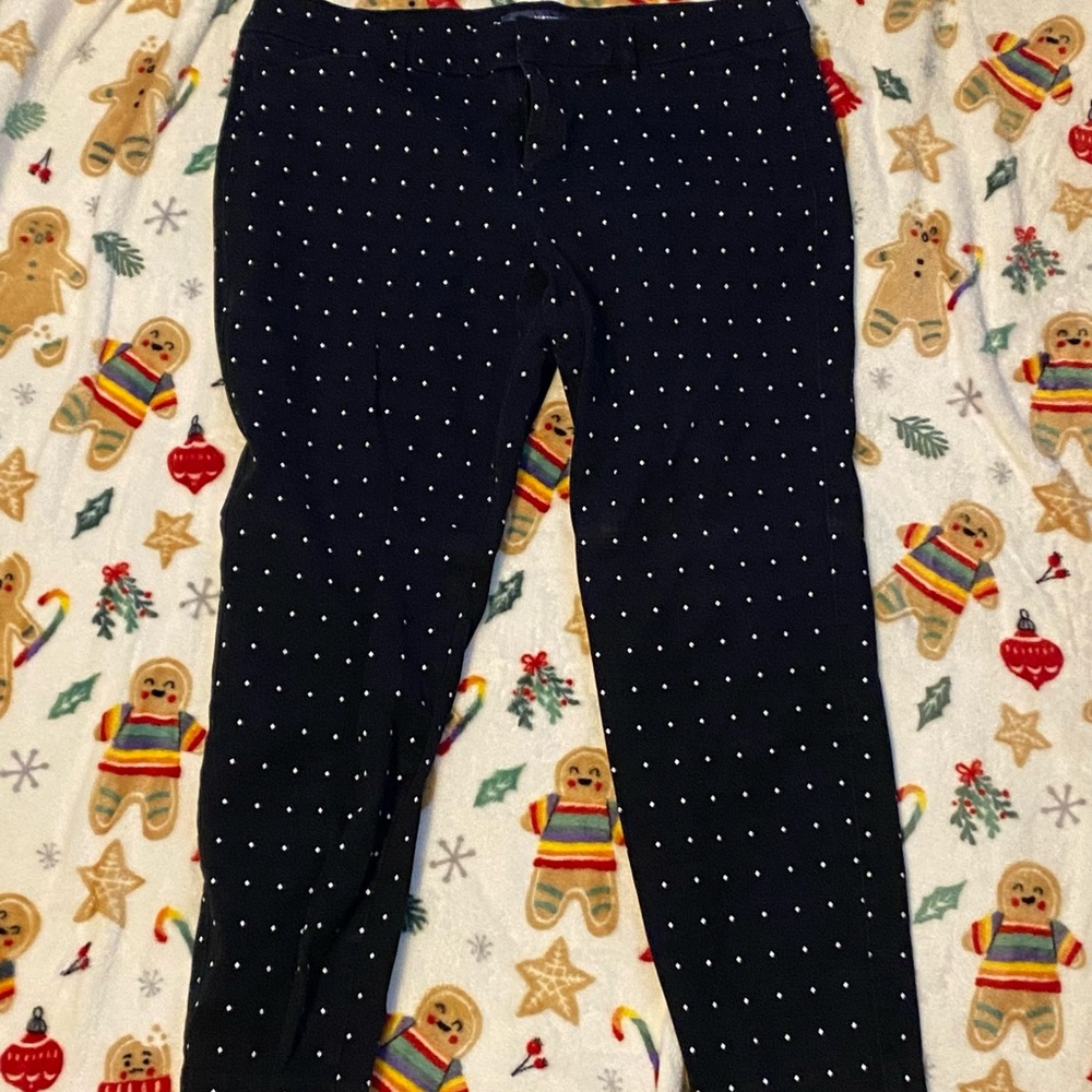 Barely worn Old Navy capris